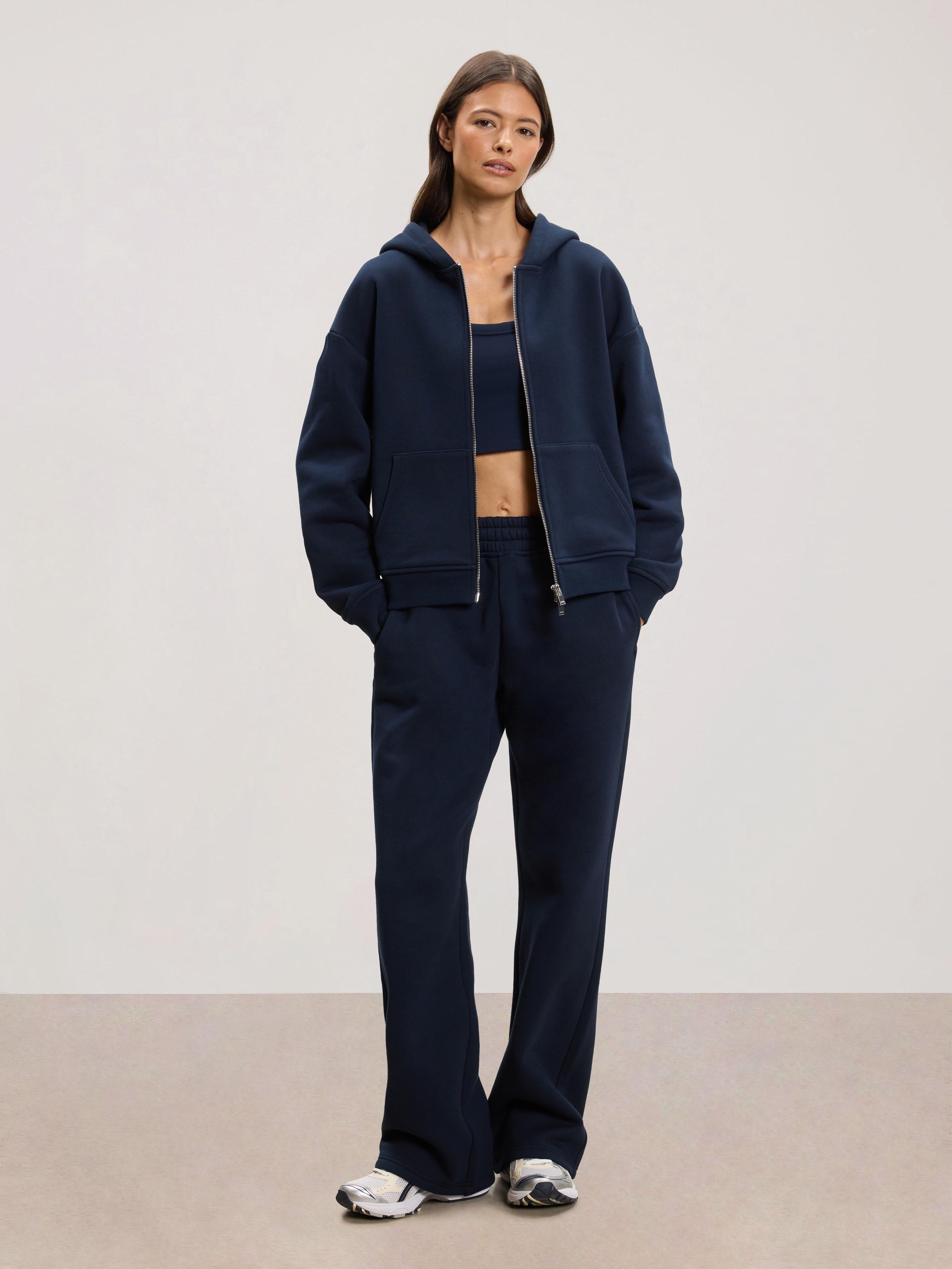 Womens Relaxed Straight Leg Jogger in Navy