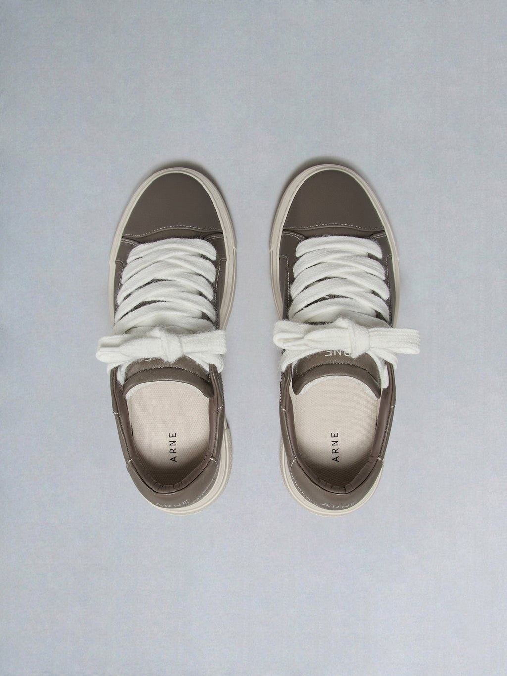 Chunky Essential Trainer in Brown