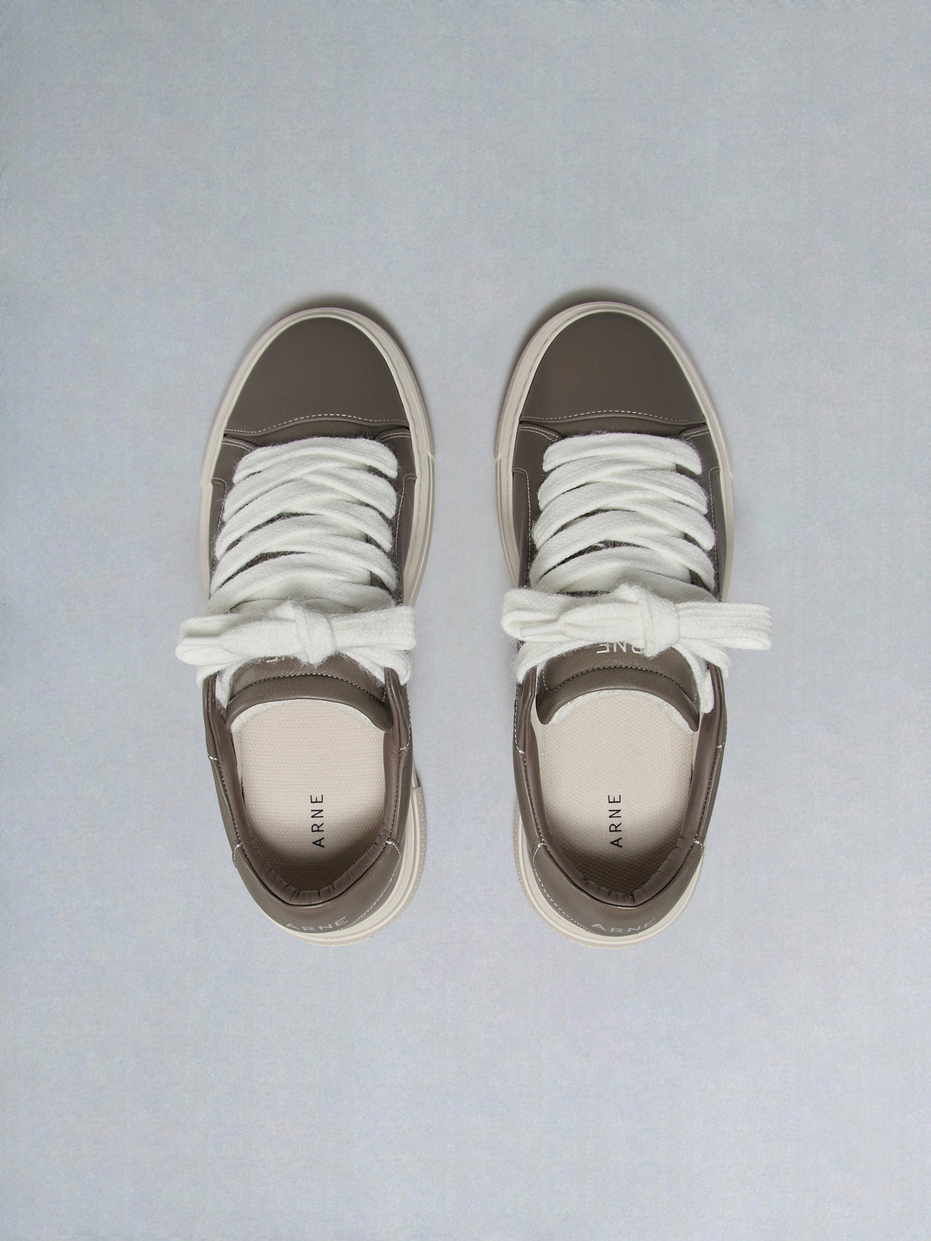 Chunky Essential Trainer in Brown