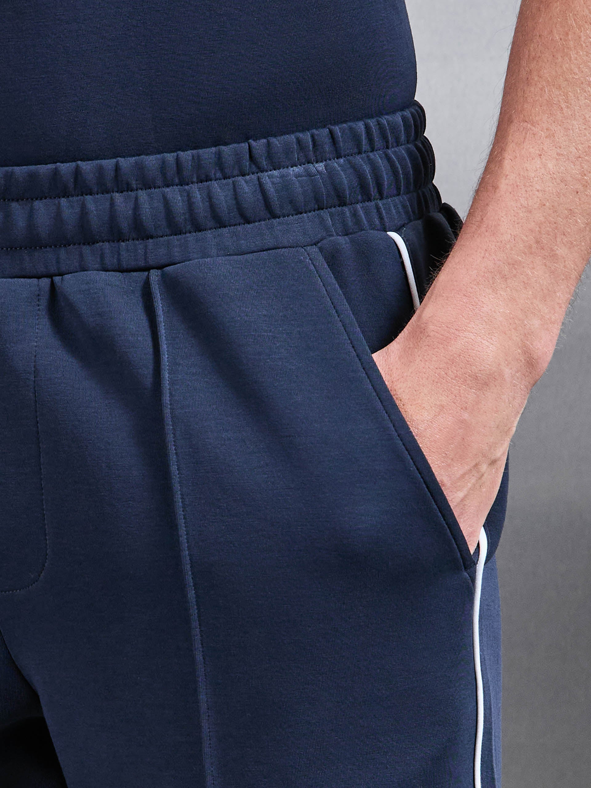 Everyday Luxe Piping Short in Navy