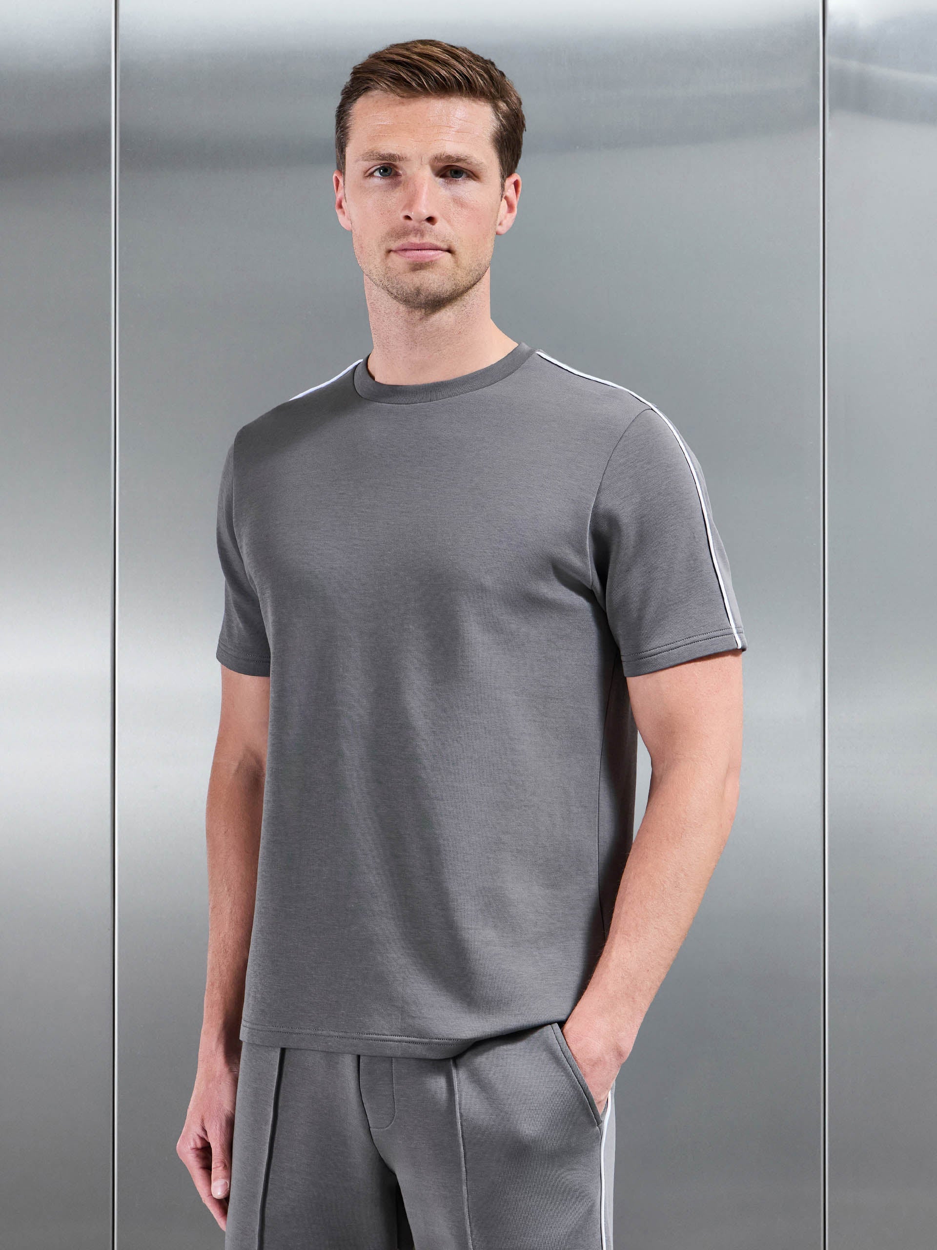 Everyday Luxe Piping T-Shirt in Grey
