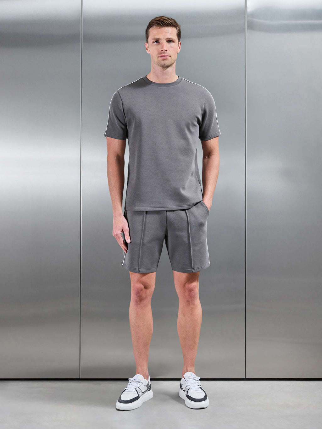 Everyday Luxe Piping T-Shirt in Grey