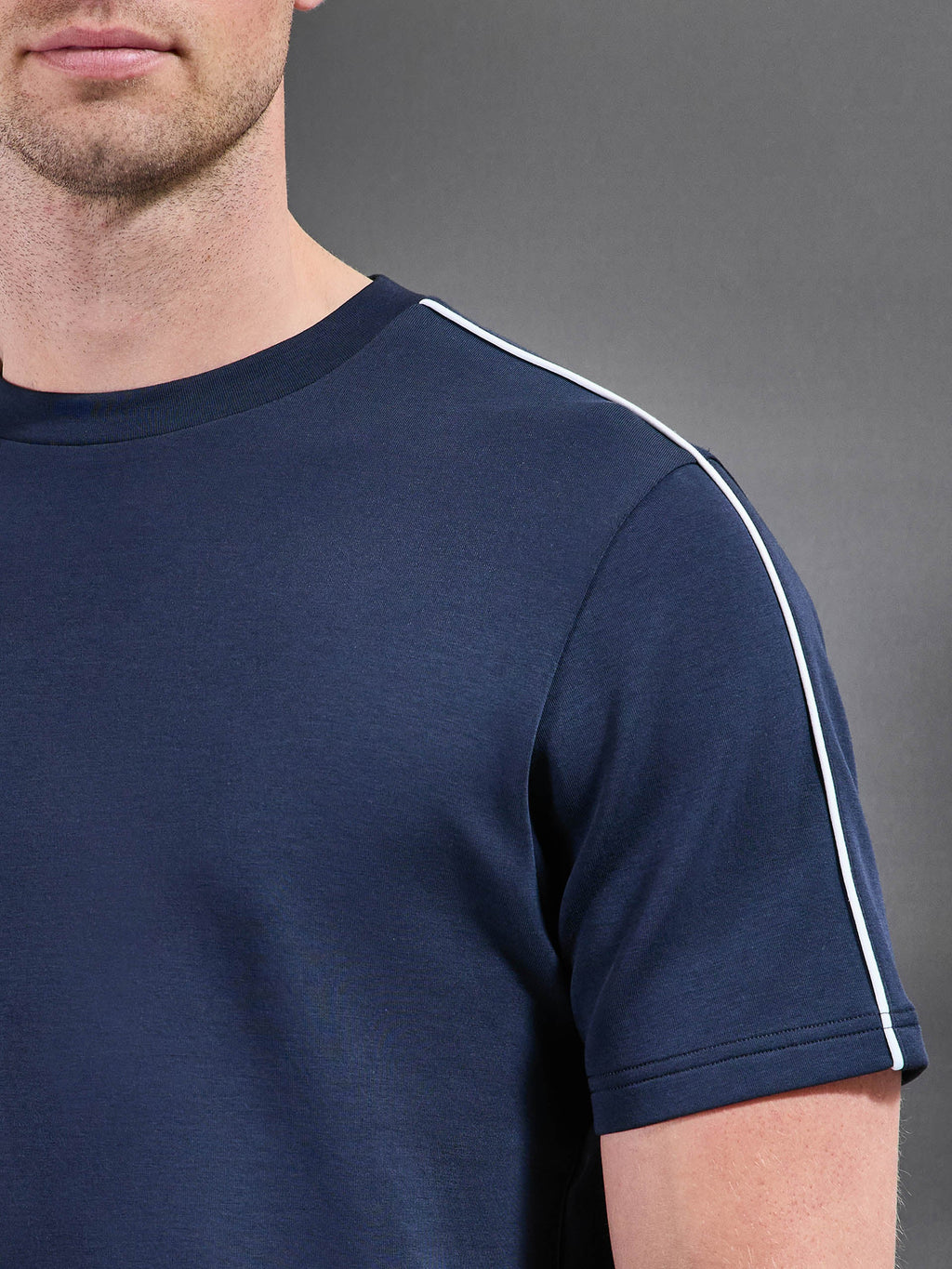 Everyday Luxe Piping T-Shirt in Navy