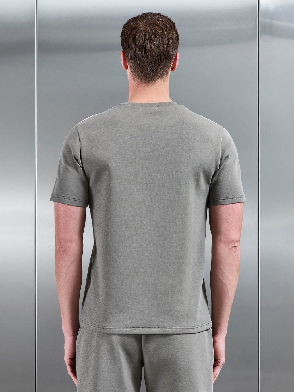Everyday Luxe Piping T-Shirt in Olive