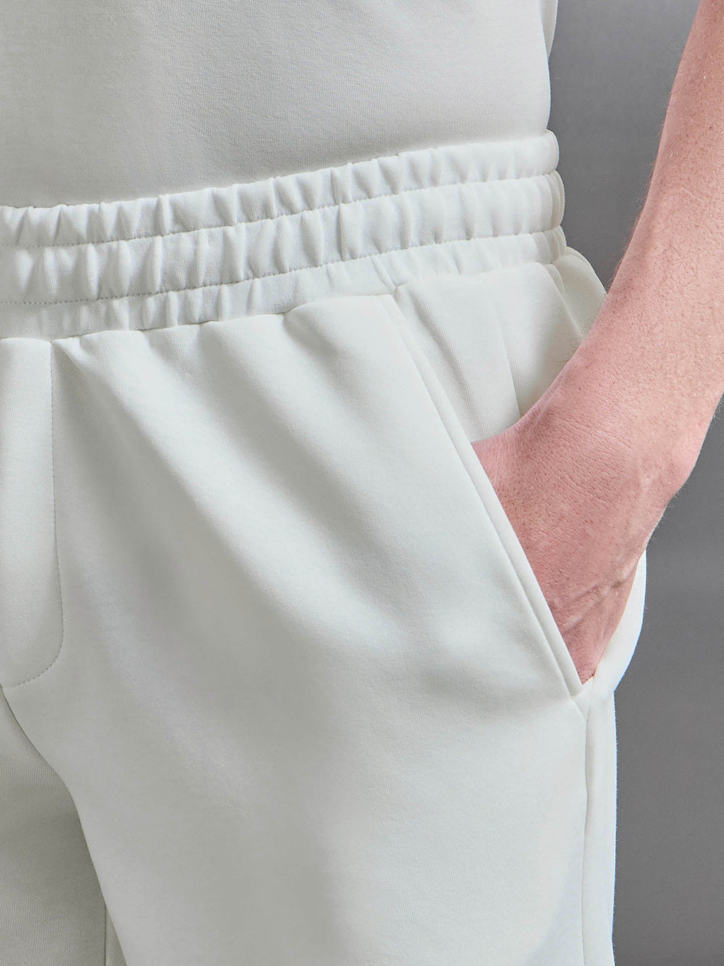 Everyday Luxe Relaxed Short in Off White