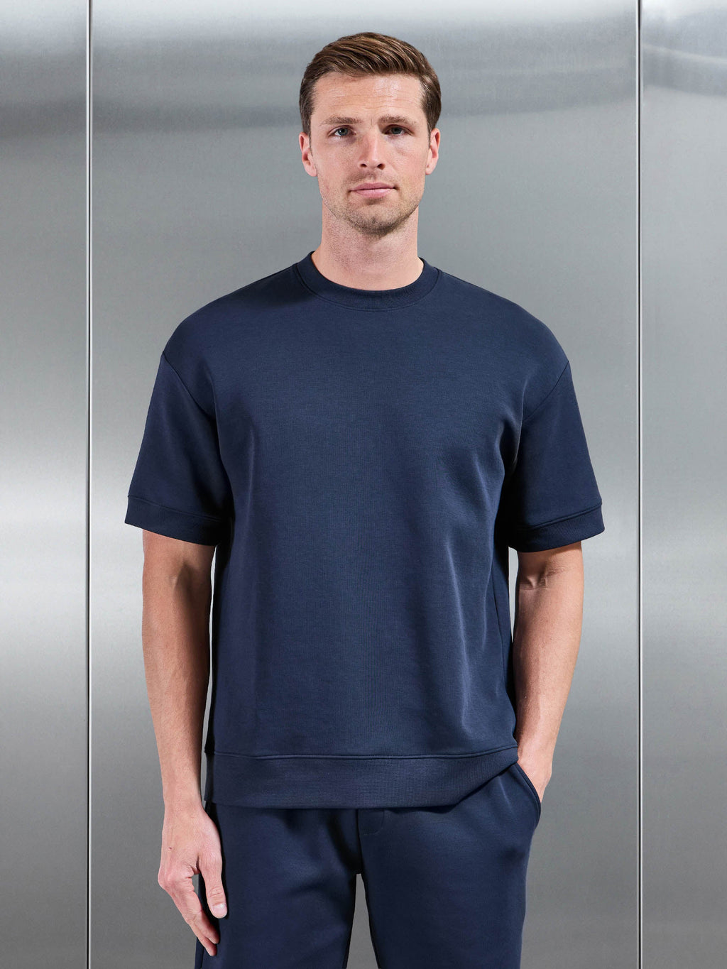 Everyday Luxe Ribbed Relaxed T-Shirt in Navy
