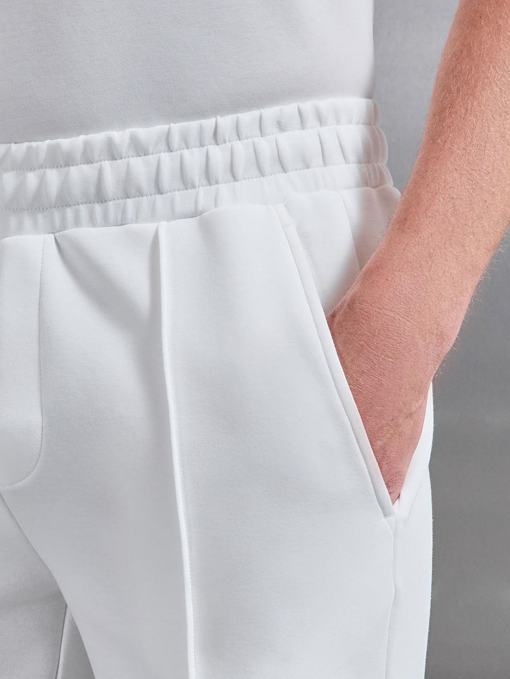Everyday Luxe Short in Off White