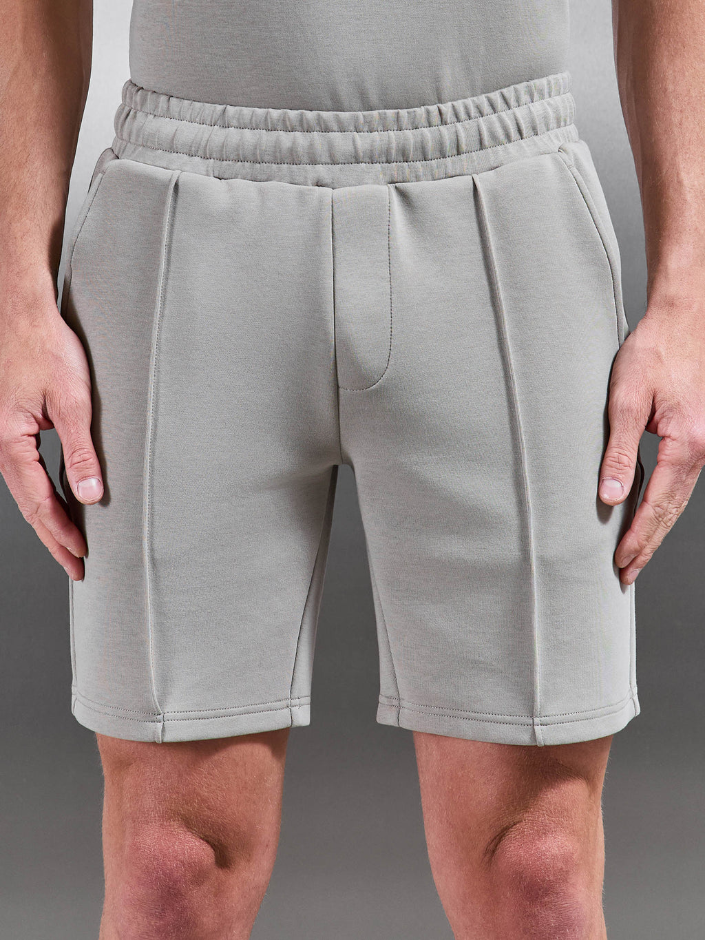 Everyday Luxe Short in Stone