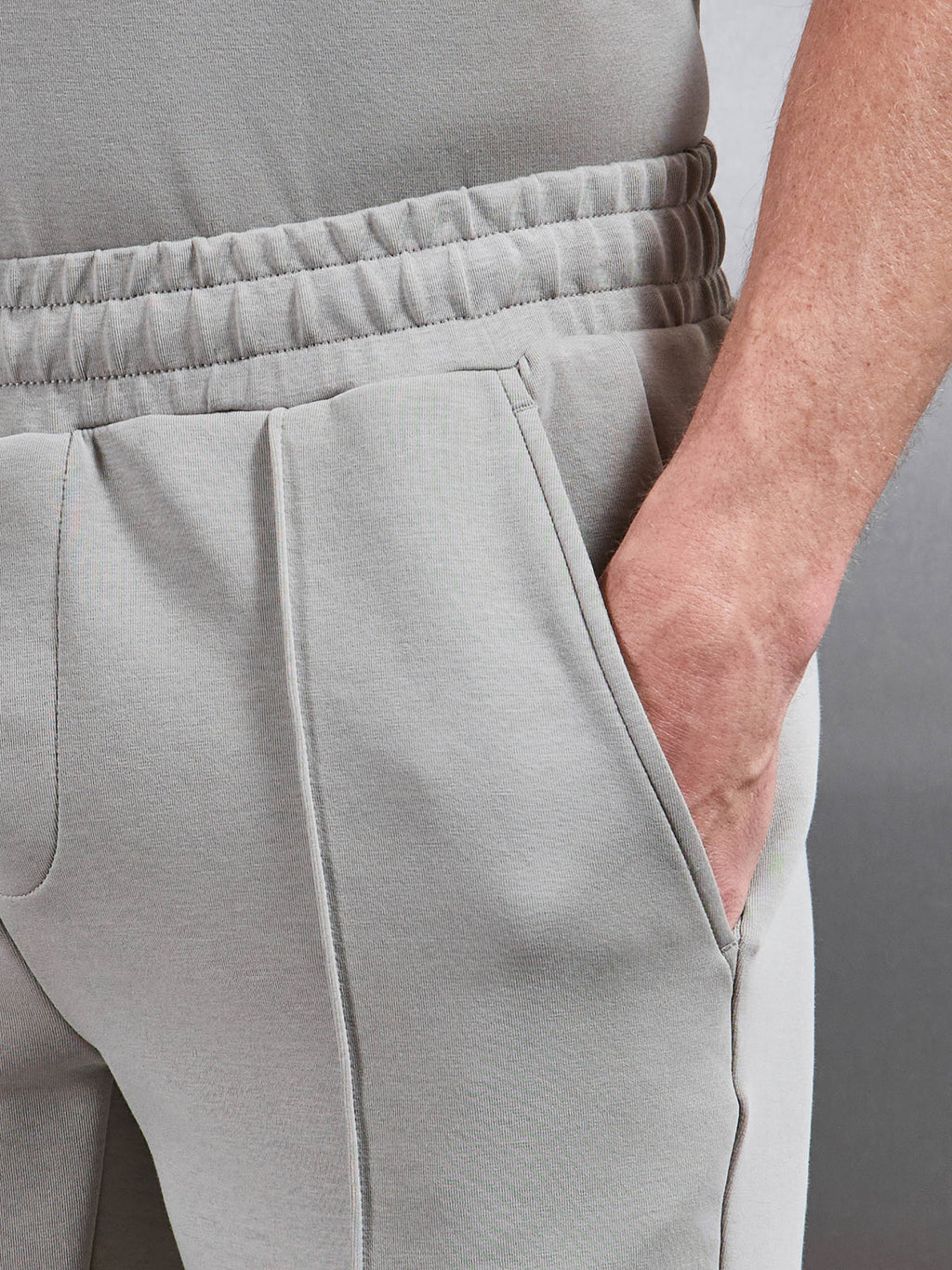 Everyday Luxe Short in Stone