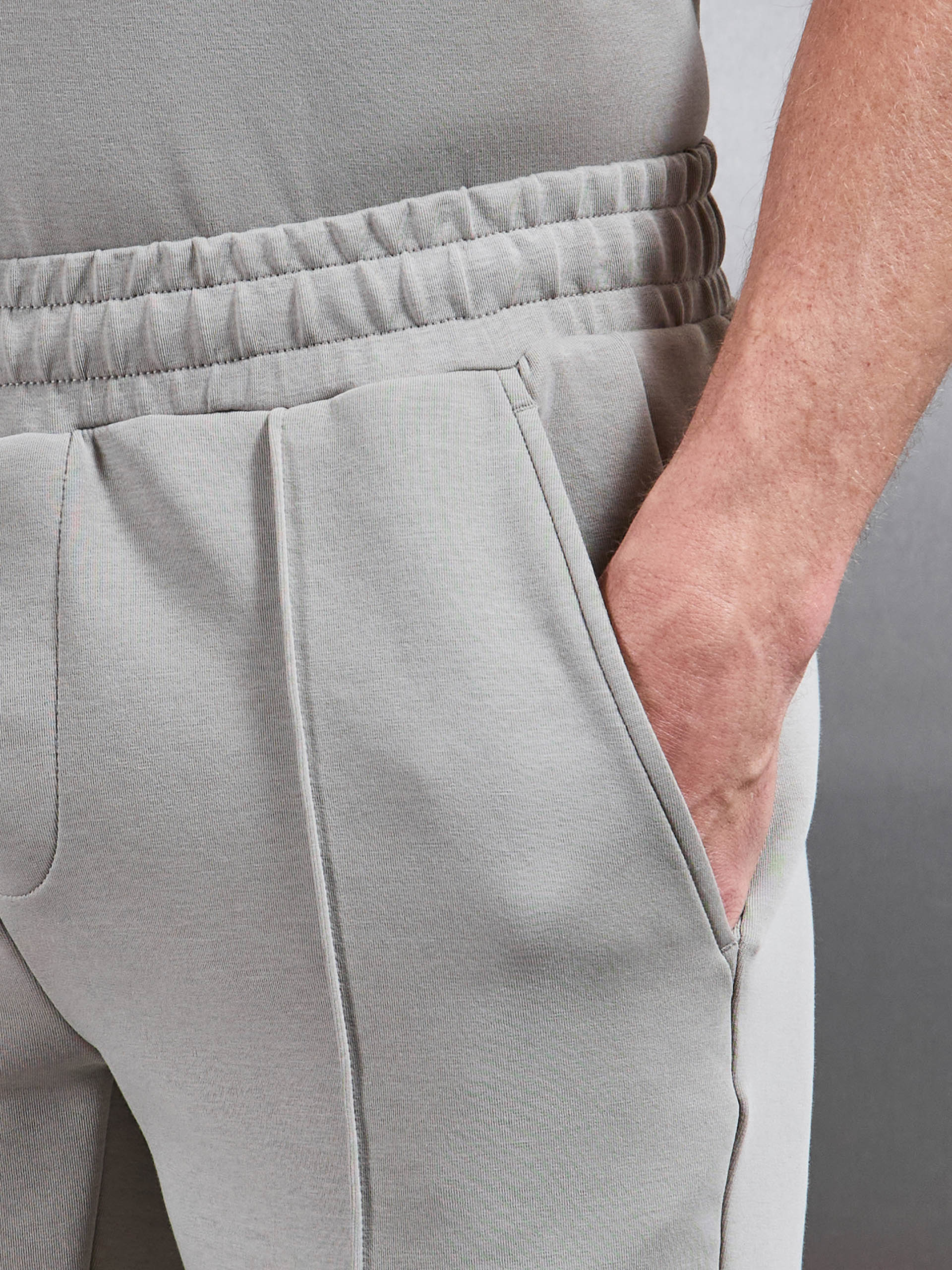 Everyday Luxe Short in Stone