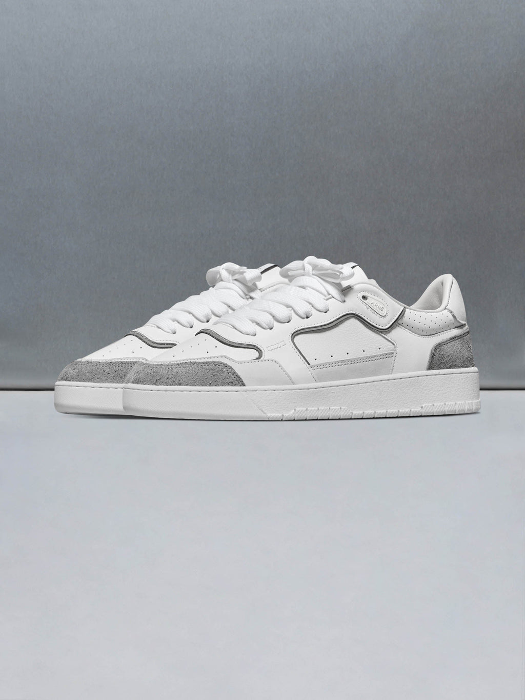Hoop Trainer in White Grey