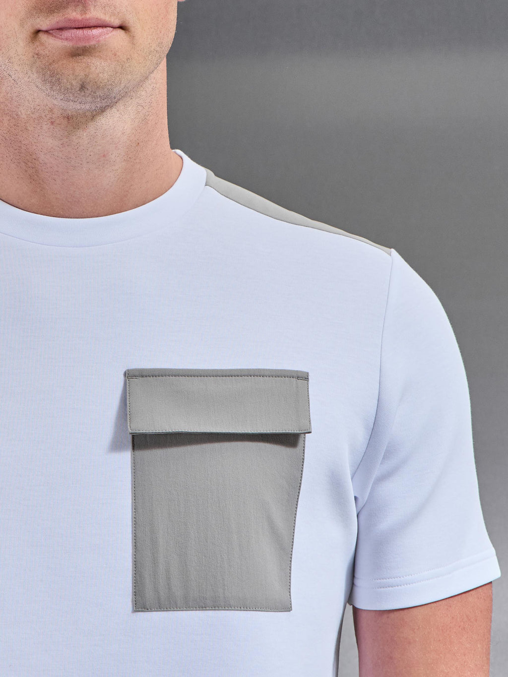 Hybrid Cargo T-Shirt in White Stone