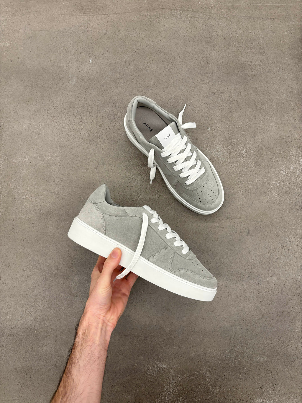 Mid Court Trainer in Light Grey Suede