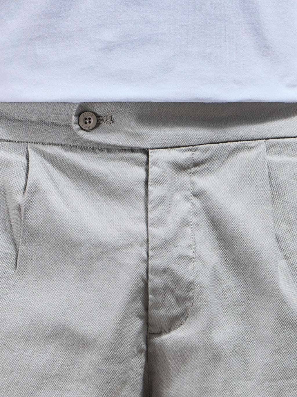 Linen Tailored Short in Stone