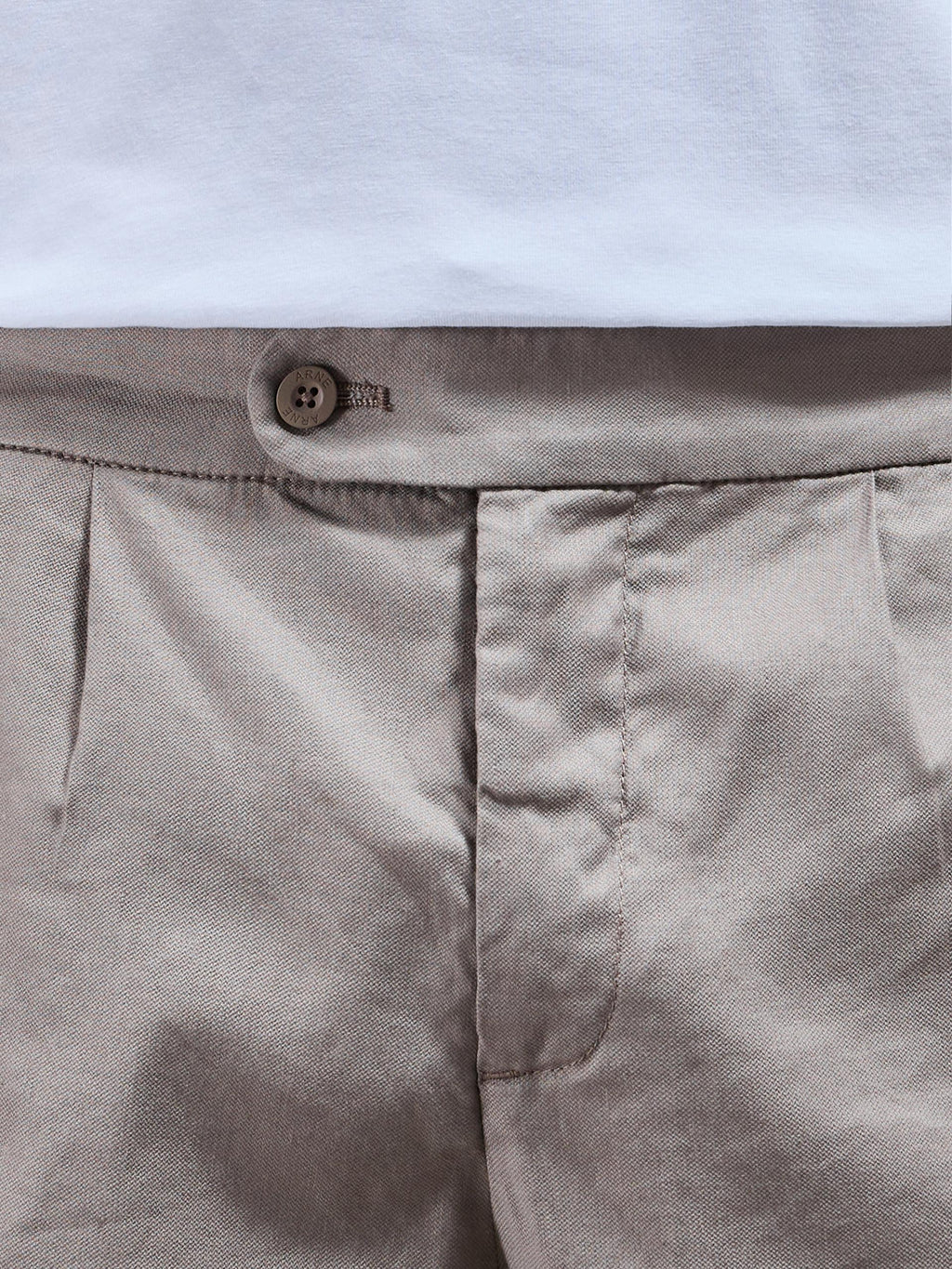 Linen Tailored Short in Taupe