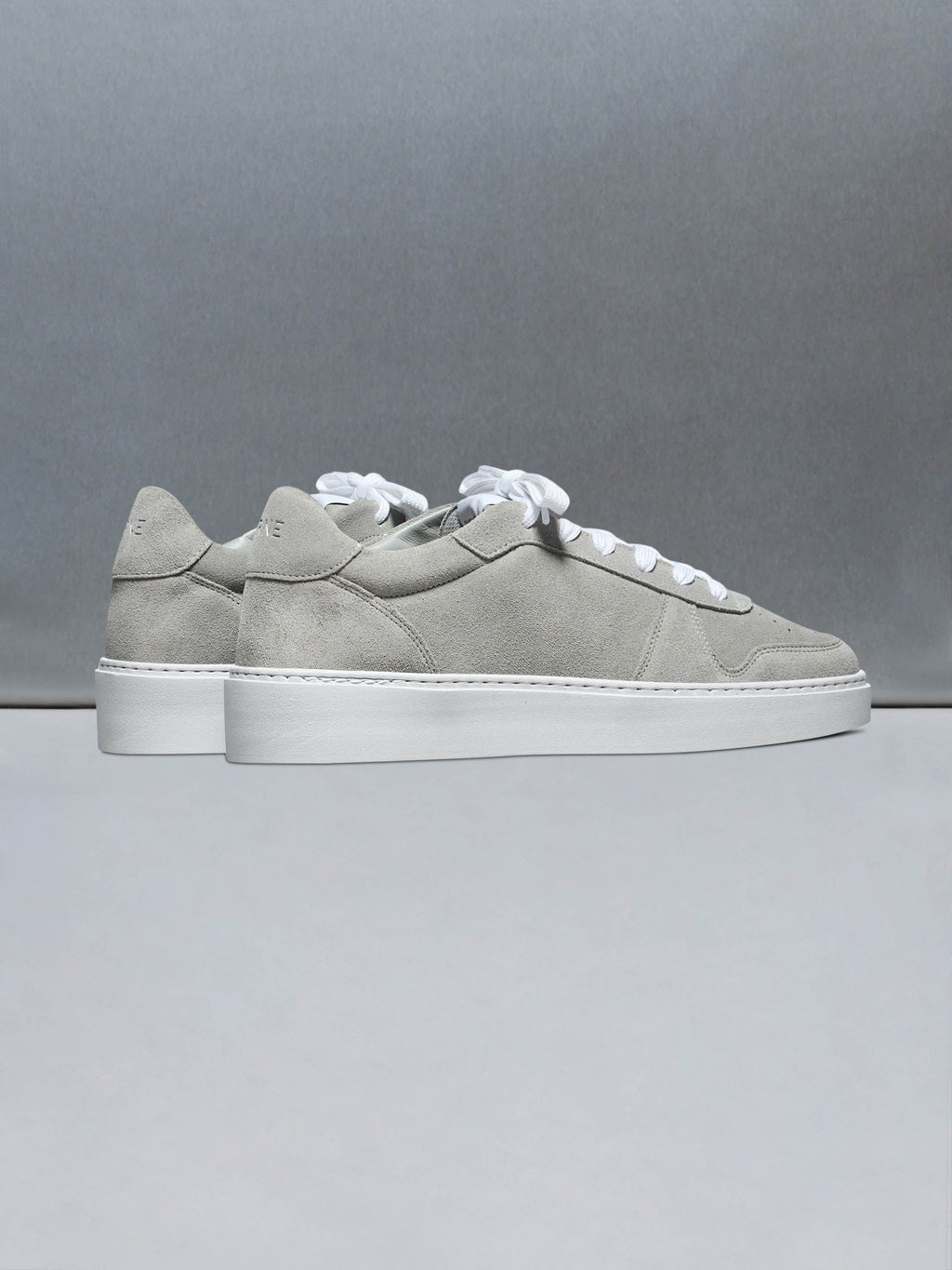 Mid Court Trainer in Light Grey Suede