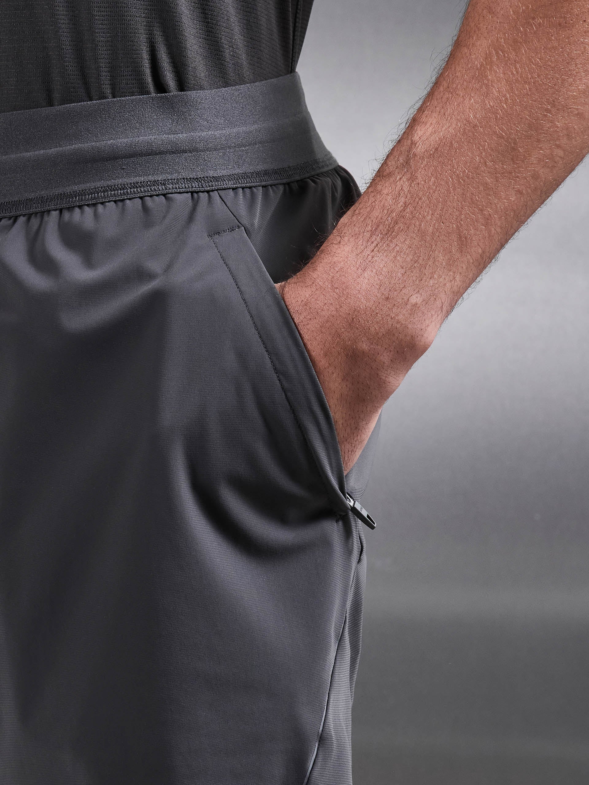Pace Short in Grey