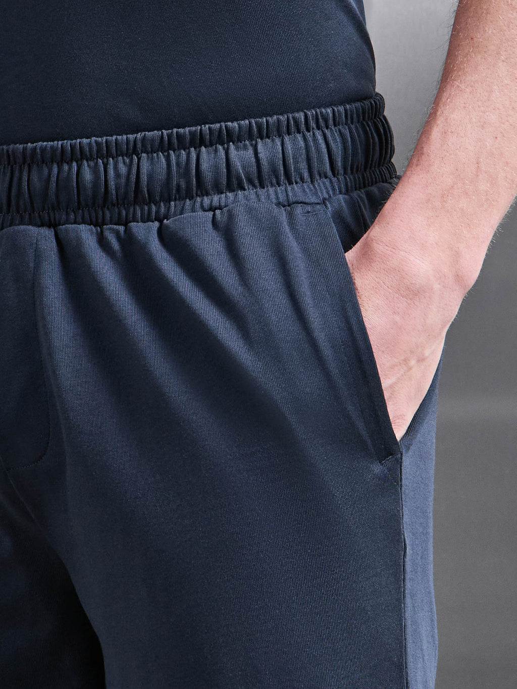 Relaxed Fit Cotton Short in Navy