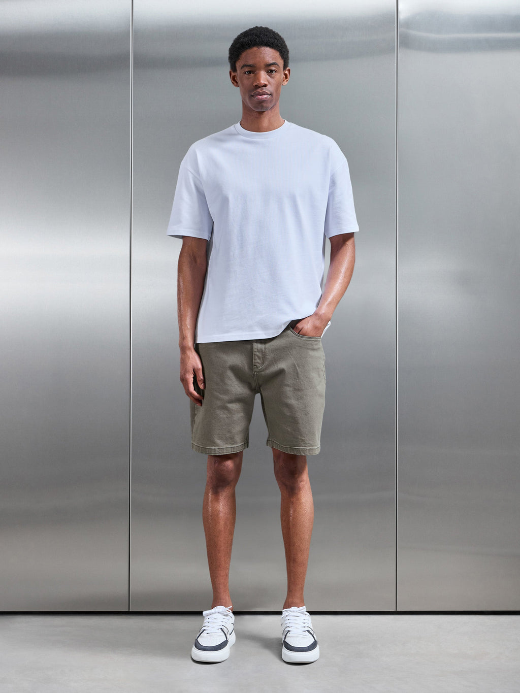 Relaxed Fit Denim Short in Olive