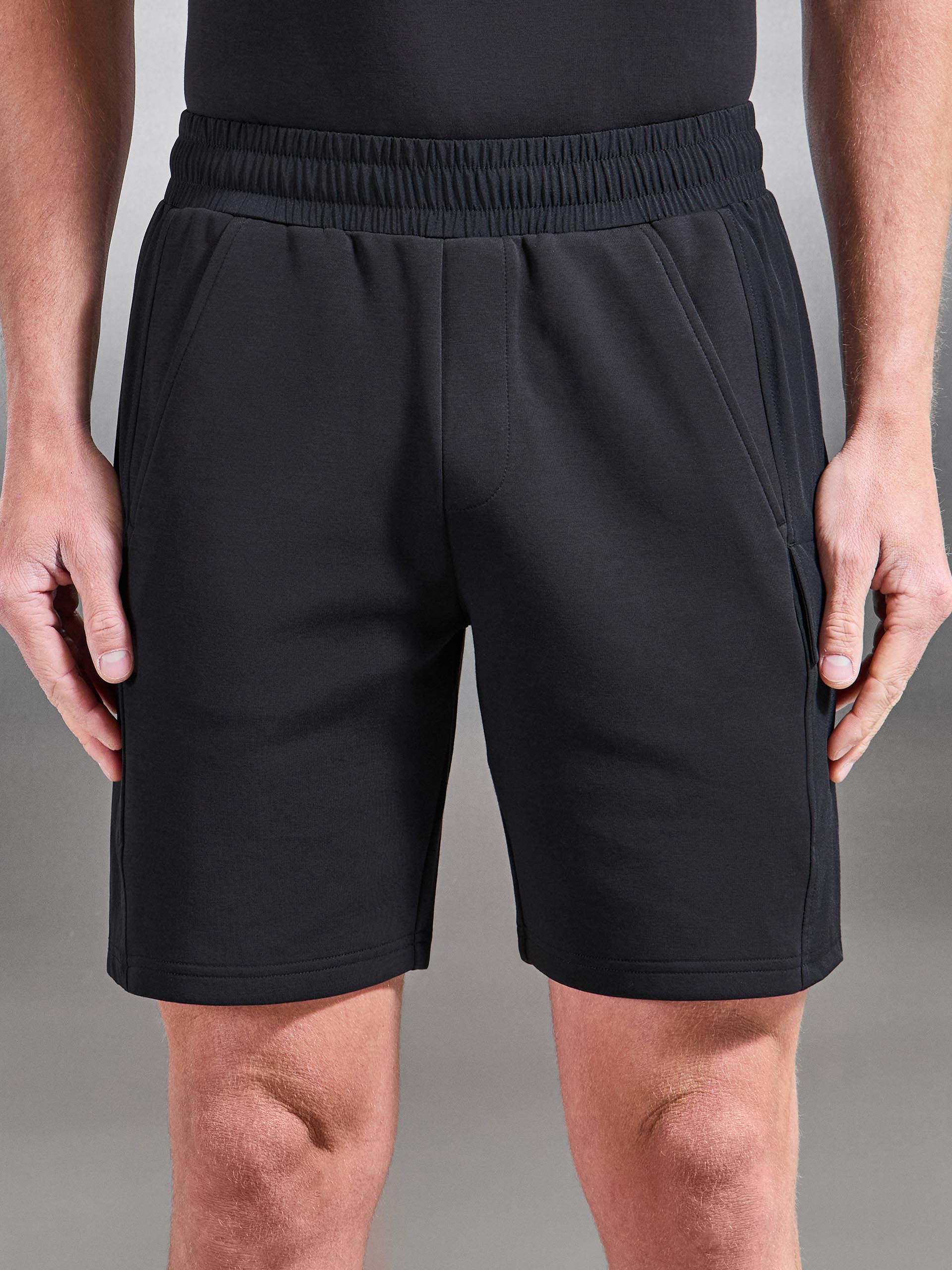 Hybrid Cargo Short in Black